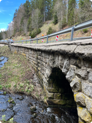 Instandsetzung der Brücke und der Stützmauer an der L 126