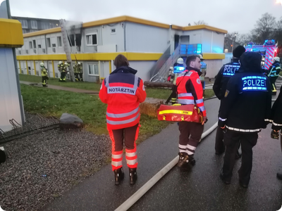 Verletzte Person bei Brand in Gemeinschaftsunterkunft