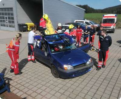 Erfolgreicher Praxistag für Auszubildende im Rettungsdienst