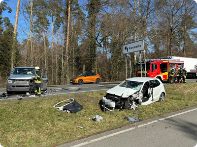 B 31 nach Verkehrsunfall mit Verletzten gesperrt